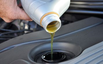 Как правильно заменить моторное масло