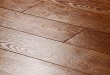 Ламинат с фаской — достоинства и недостатки